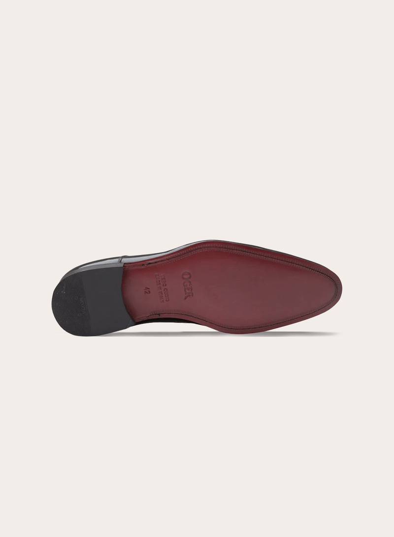Patent leather shoes